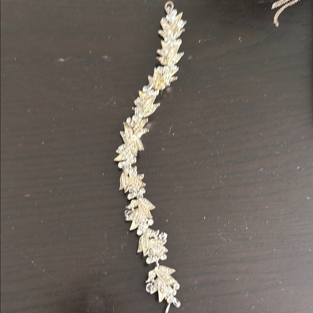 Silver Floral Vine Hair Accessory